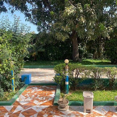 One World Village Guesthouse Bakau Luaran gambar