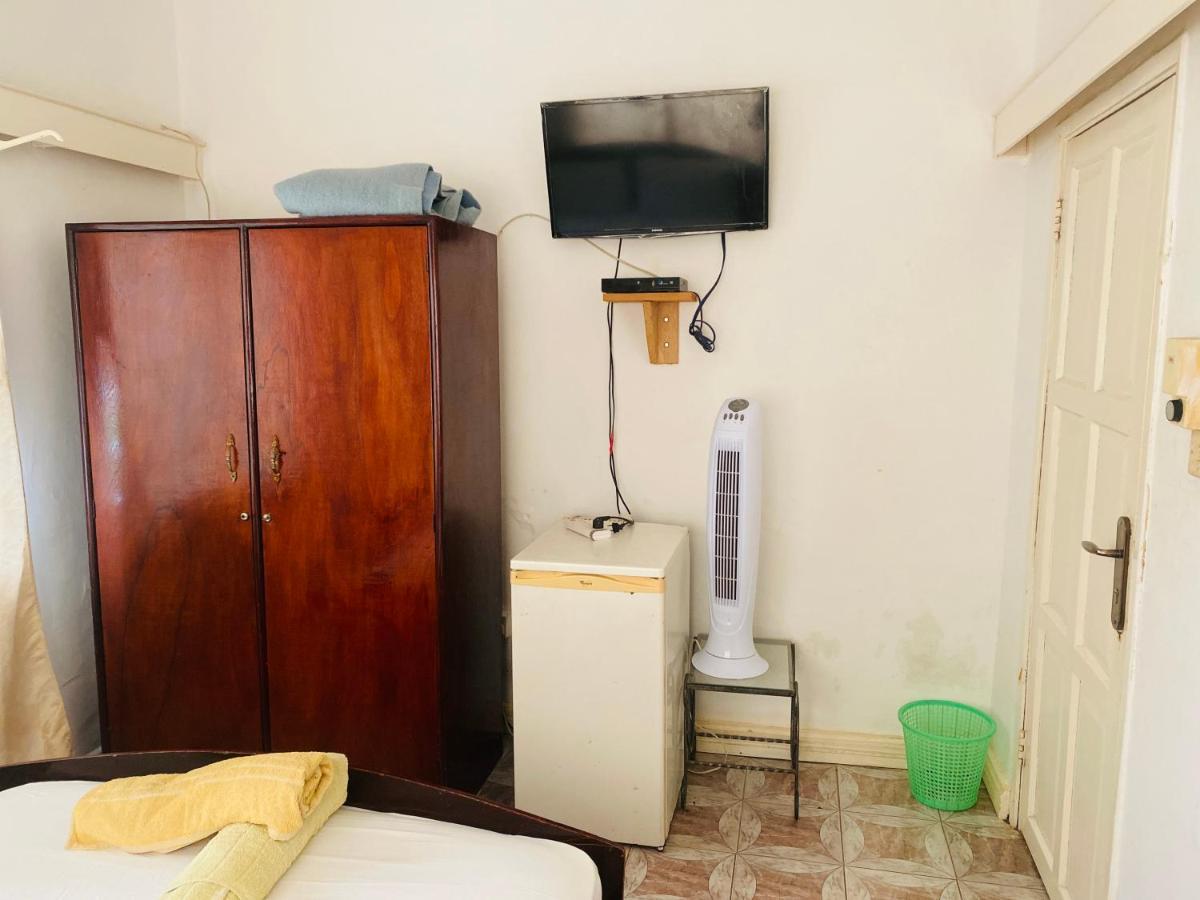 One World Village Guesthouse Bakau Luaran gambar