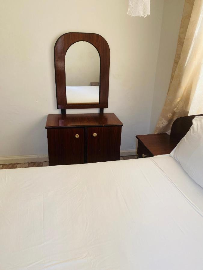 One World Village Guesthouse Bakau Luaran gambar