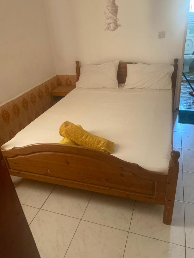 One World Village Guesthouse Bakau Luaran gambar