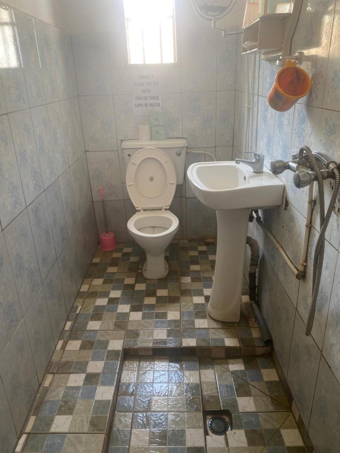 One World Village Guesthouse Bakau Luaran gambar