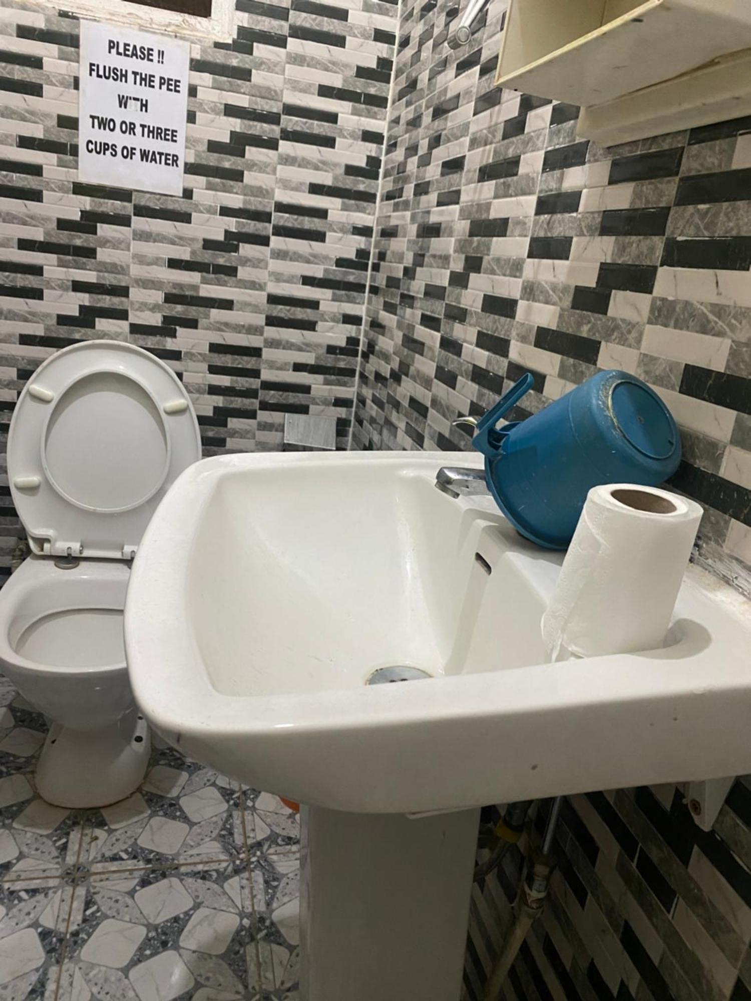 One World Village Guesthouse Bakau Luaran gambar