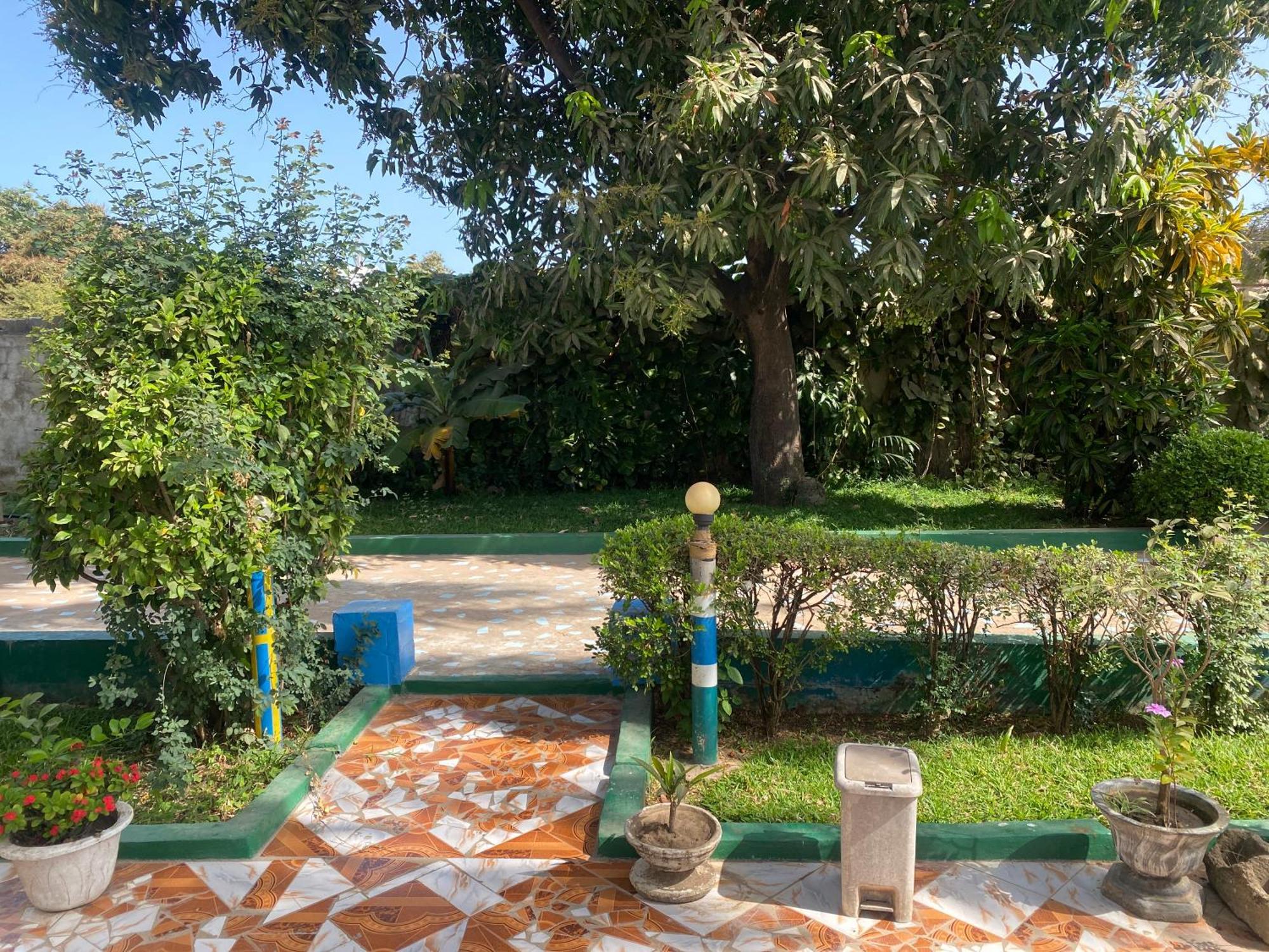 One World Village Guesthouse Bakau Luaran gambar