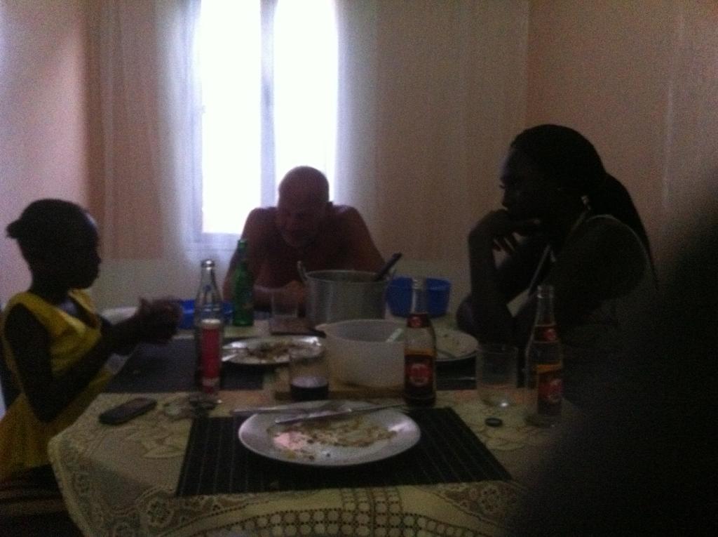 One World Village Guesthouse Bakau Luaran gambar