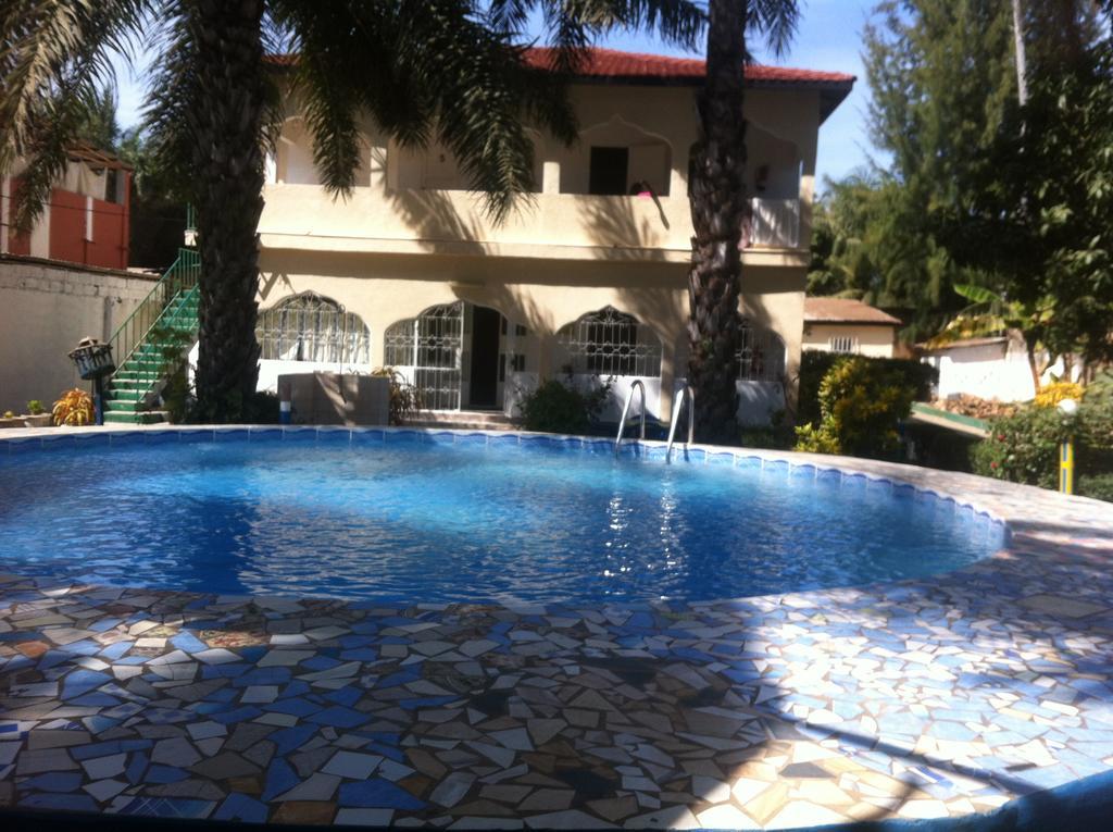 One World Village Guesthouse Bakau Luaran gambar