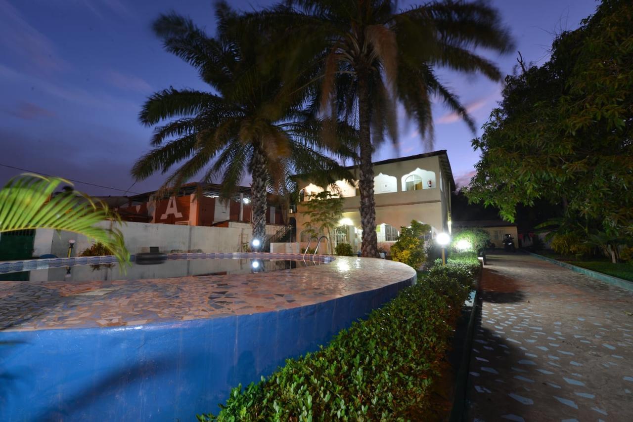 One World Village Guesthouse Bakau Luaran gambar