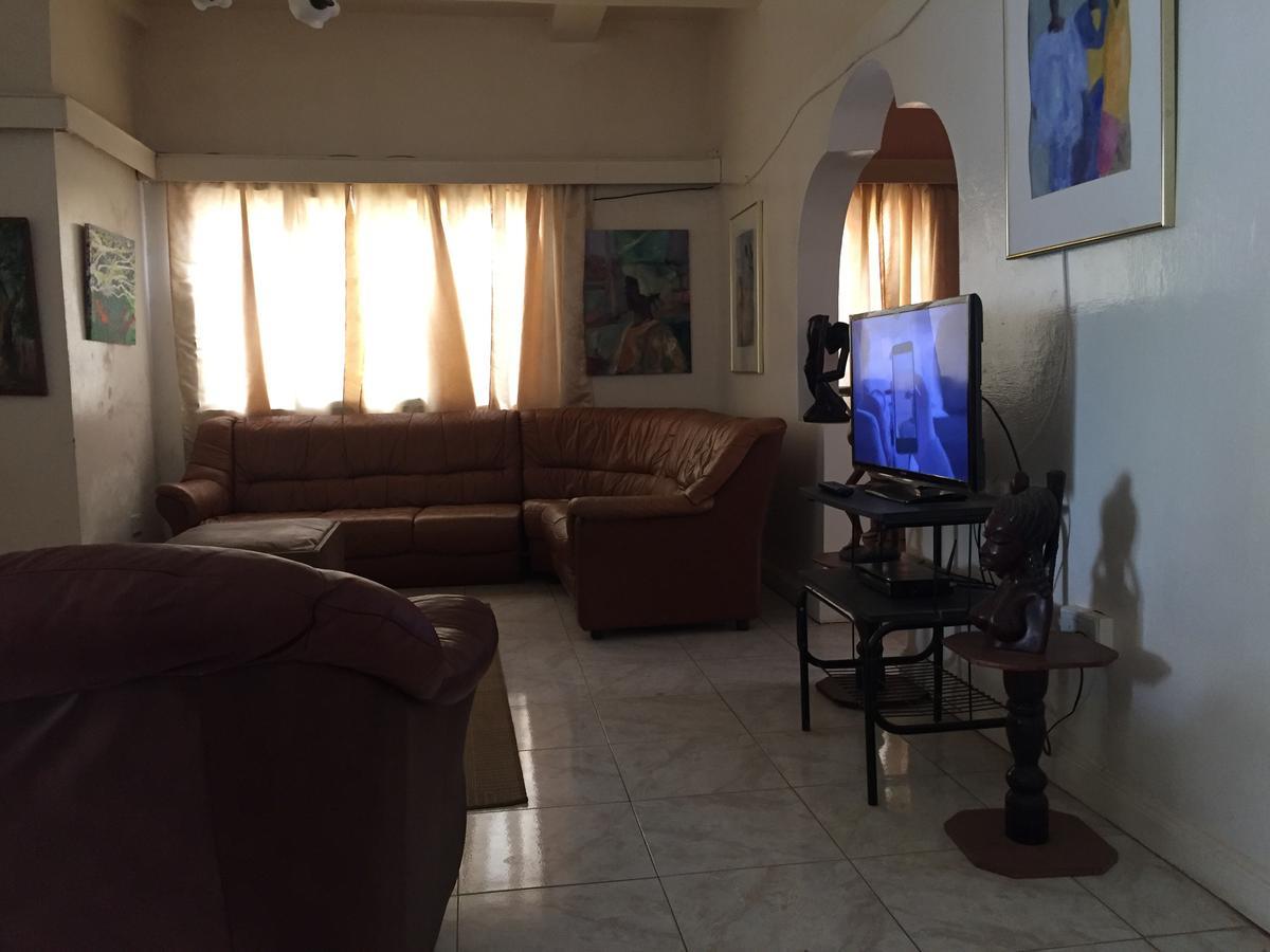 One World Village Guesthouse Bakau Luaran gambar