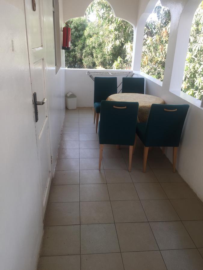 One World Village Guesthouse Bakau Luaran gambar
